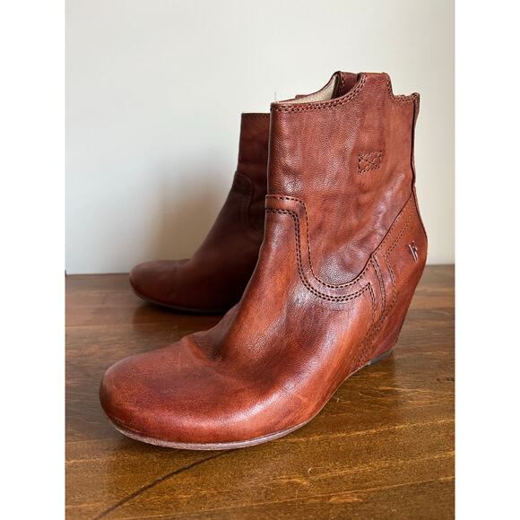 Frye Carson Wedge Bootie Brown Leather Women’s Aize 8.5 - Picture 1 of 10
